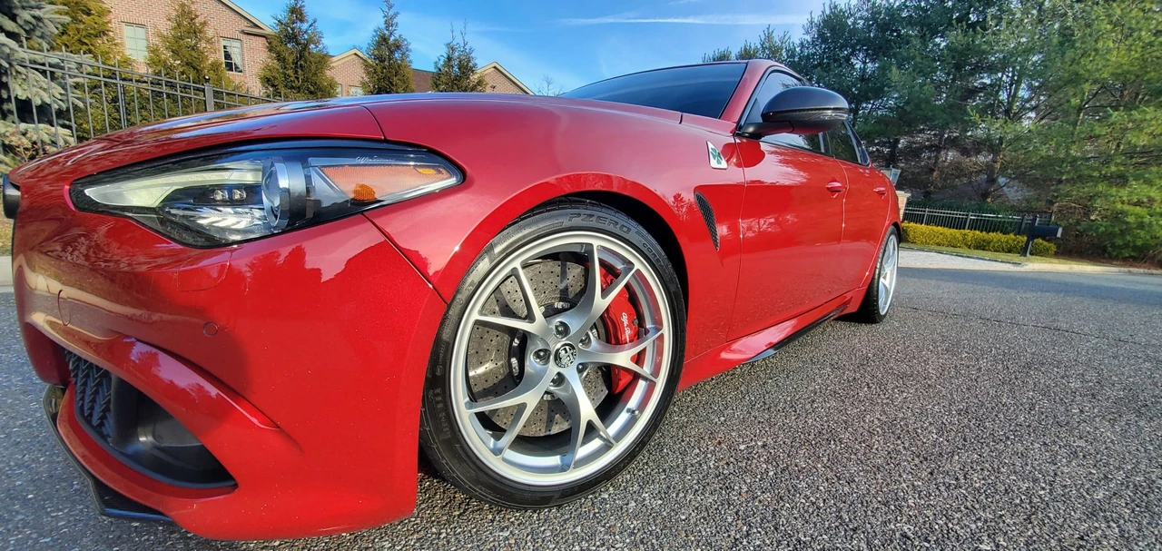2017 Alfa Romeo Giulia Quadrifoglio - Image 24 of 31