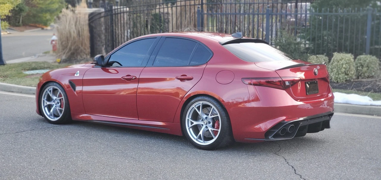 2017 Alfa Romeo Giulia Quadrifoglio - Image 4 of 31