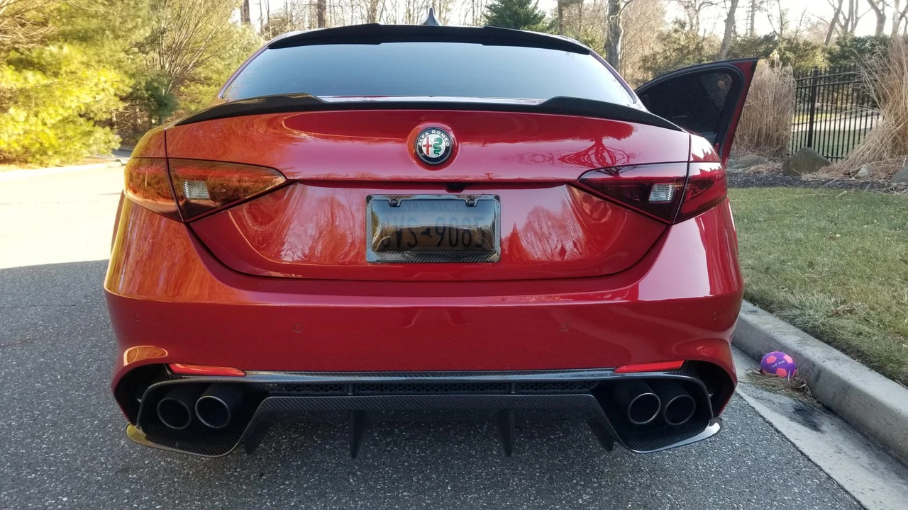 2017 Alfa Romeo Giulia Quadrifoglio - Image 5 of 31