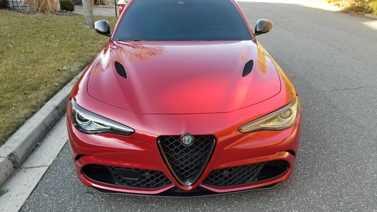 2017 Alfa Romeo Giulia Quadrifoglio - Image 16 of 31