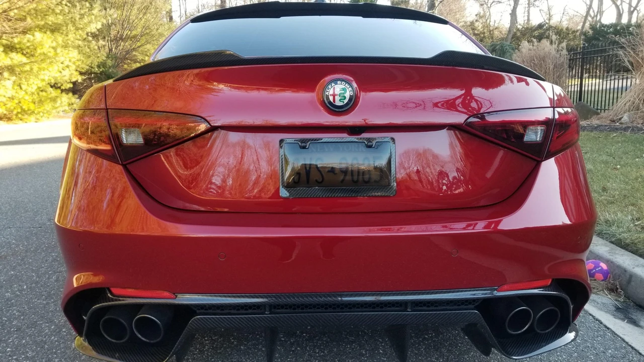 2017 Alfa Romeo Giulia Quadrifoglio - Image 6 of 31
