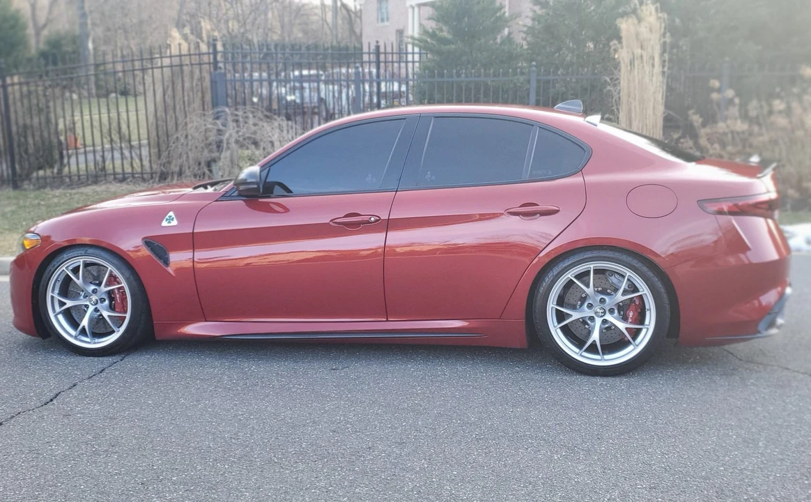 2017 Alfa Romeo Giulia Quadrifoglio - Image 3 of 31