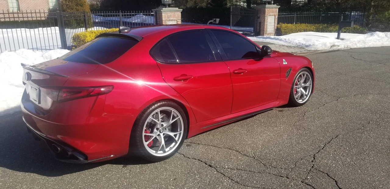 2017 Alfa Romeo Giulia Quadrifoglio - Image 9 of 31