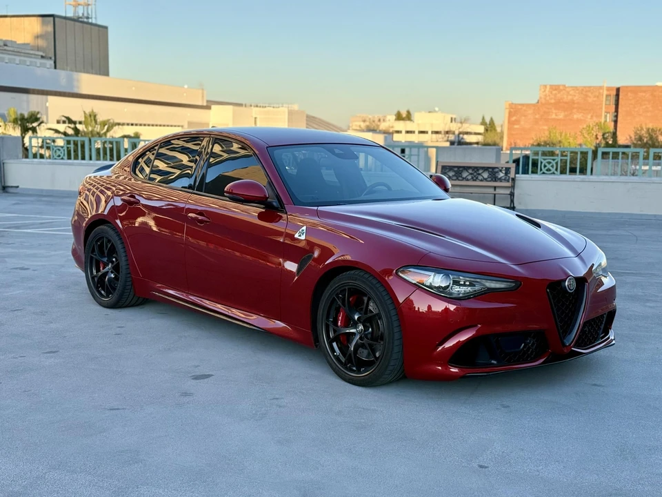 2017 Alfa Romeo Giulia Quadrifoglio - Image 11 of 31