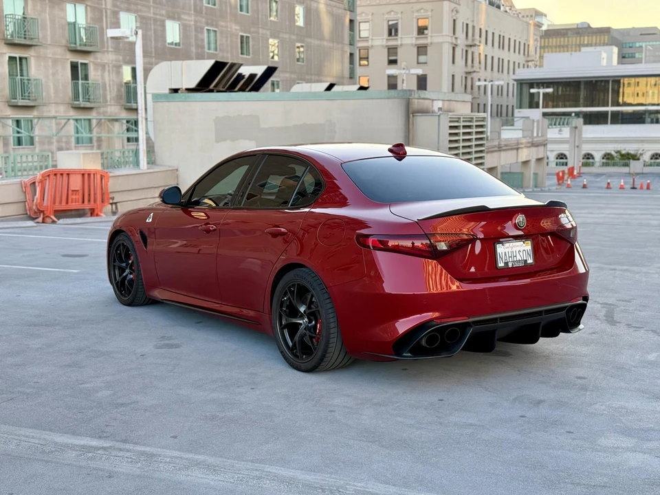 2017 Alfa Romeo Giulia Quadrifoglio - Image 17 of 31