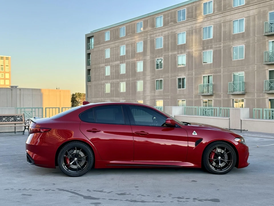 2017 Alfa Romeo Giulia Quadrifoglio - Image 13 of 31