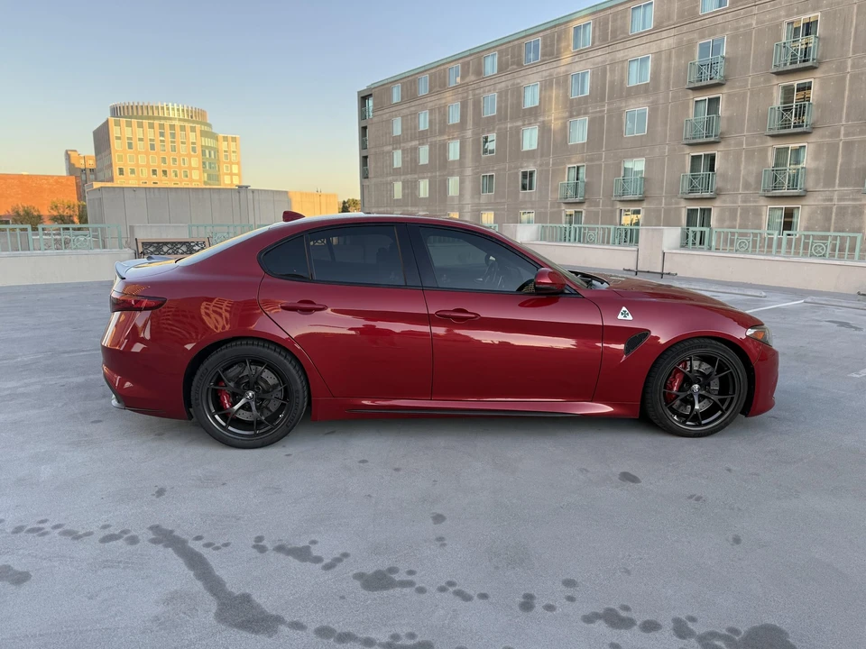 2017 Alfa Romeo Giulia Quadrifoglio - Image 12 of 31