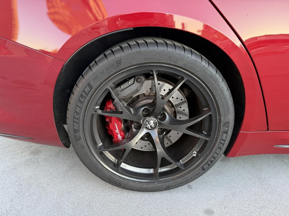 2017 Alfa Romeo Giulia Quadrifoglio - Image 30 of 31