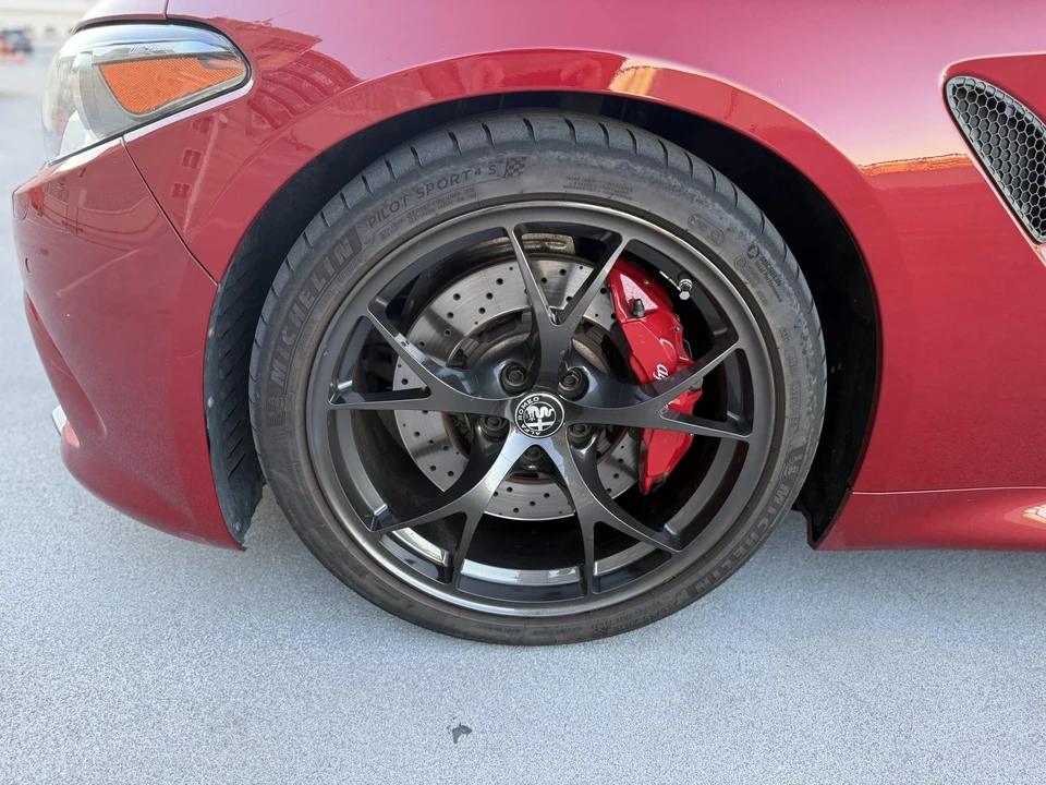 2017 Alfa Romeo Giulia Quadrifoglio - Image 28 of 31
