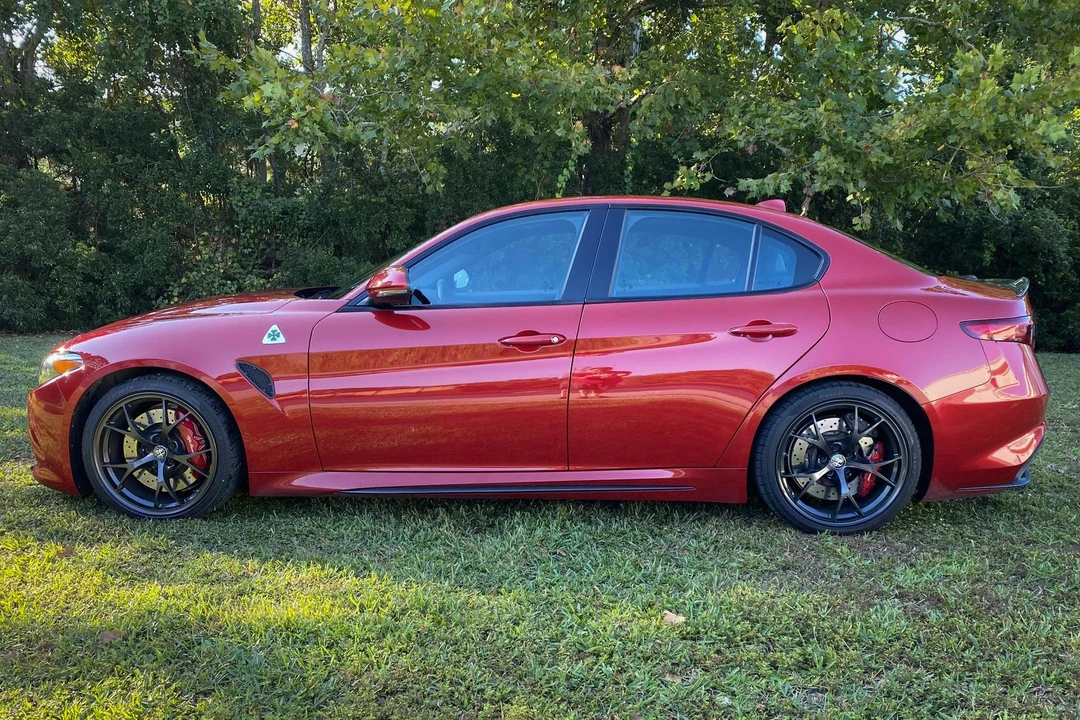 2017 Alfa Romeo Giulia Quadrifoglio - Image 2 of 2