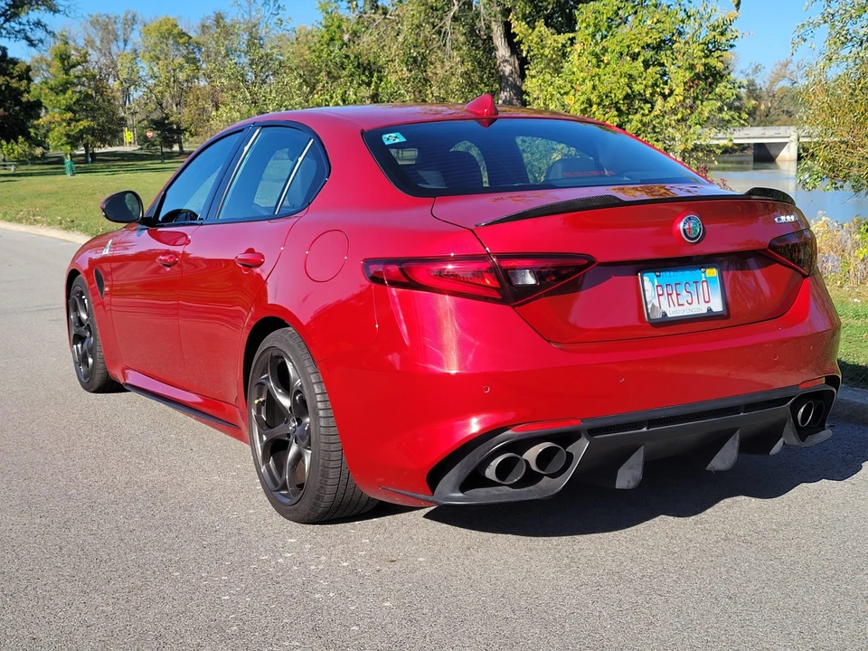 2017 Alfa Romeo Giulia Quadrifoglio - Image 11 of 31
