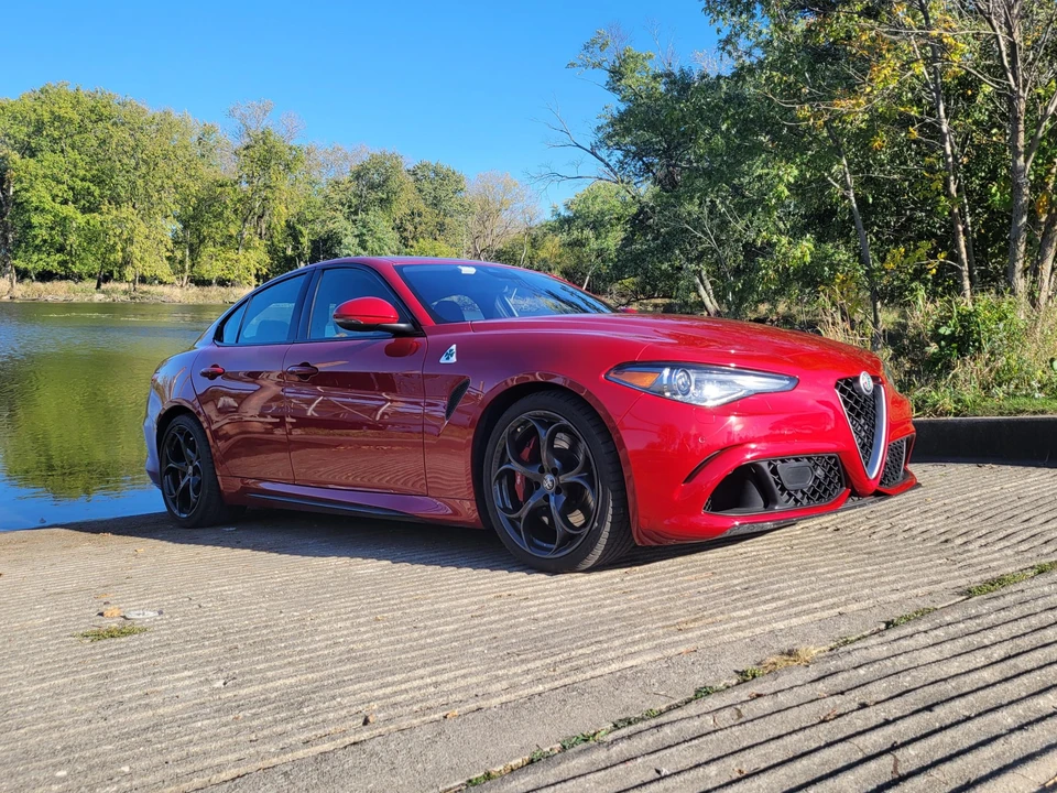 2017 Alfa Romeo Giulia Quadrifoglio - Image 16 of 31