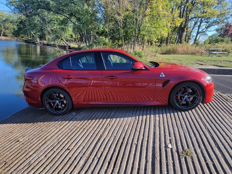 2017 Alfa Romeo Giulia Quadrifoglio - Image 14 of 31