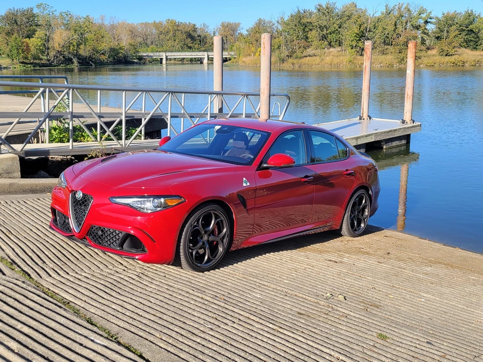 2017 Alfa Romeo Giulia Quadrifoglio - Image 5 of 31