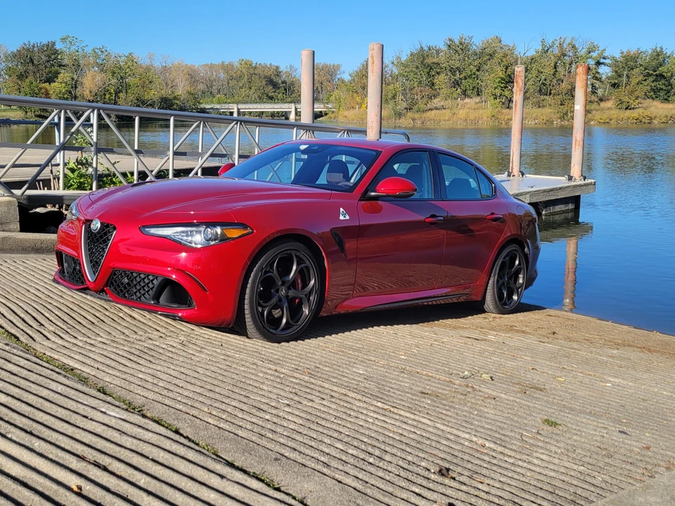 2017 Alfa Romeo Giulia Quadrifoglio - Image 6 of 31