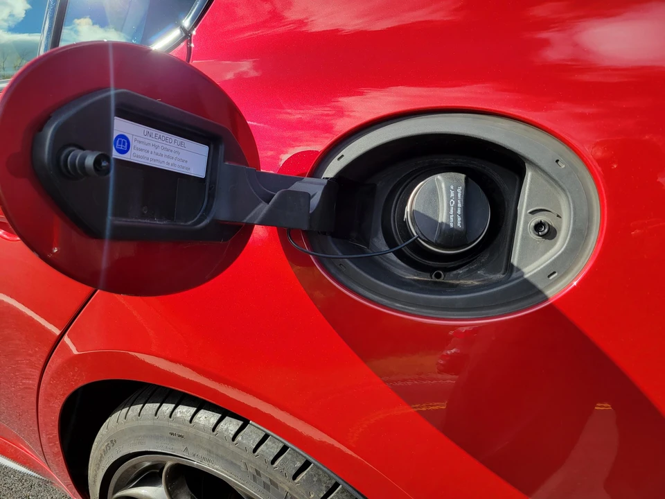 2017 Alfa Romeo Giulia Quadrifoglio - Image 25 of 31