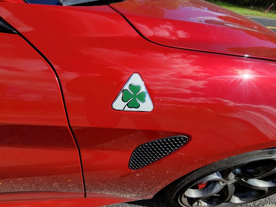 2017 Alfa Romeo Giulia Quadrifoglio - Image 29 of 31