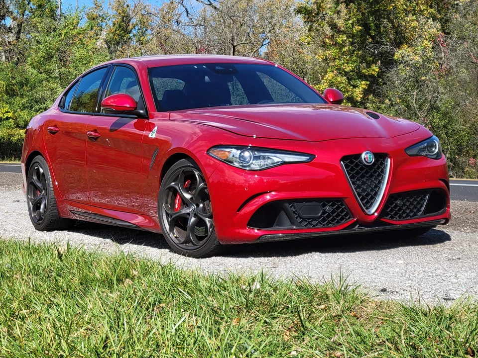 2017 Alfa Romeo Giulia Quadrifoglio - Image 17 of 31