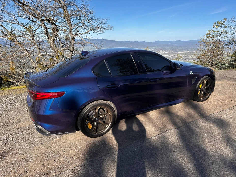 2017 Alfa Romeo Giulia Quadrifoglio - Image 27 of 31
