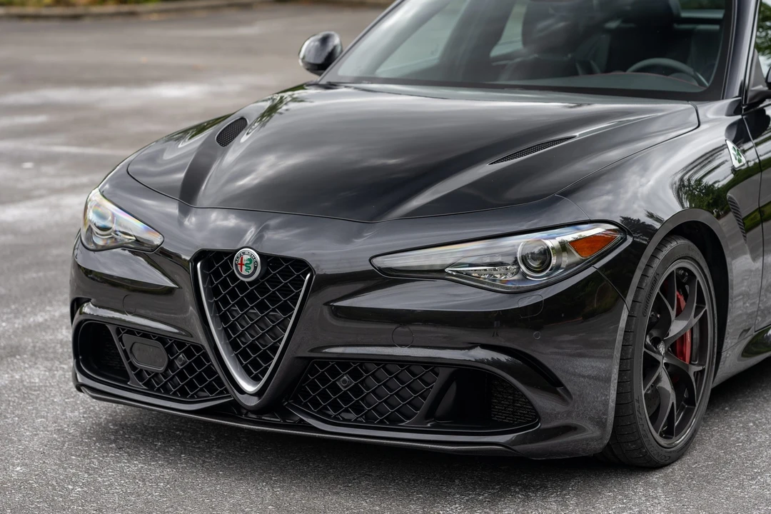 2017 Alfa Romeo Giulia Quadrifoglio - Image 24 of 31