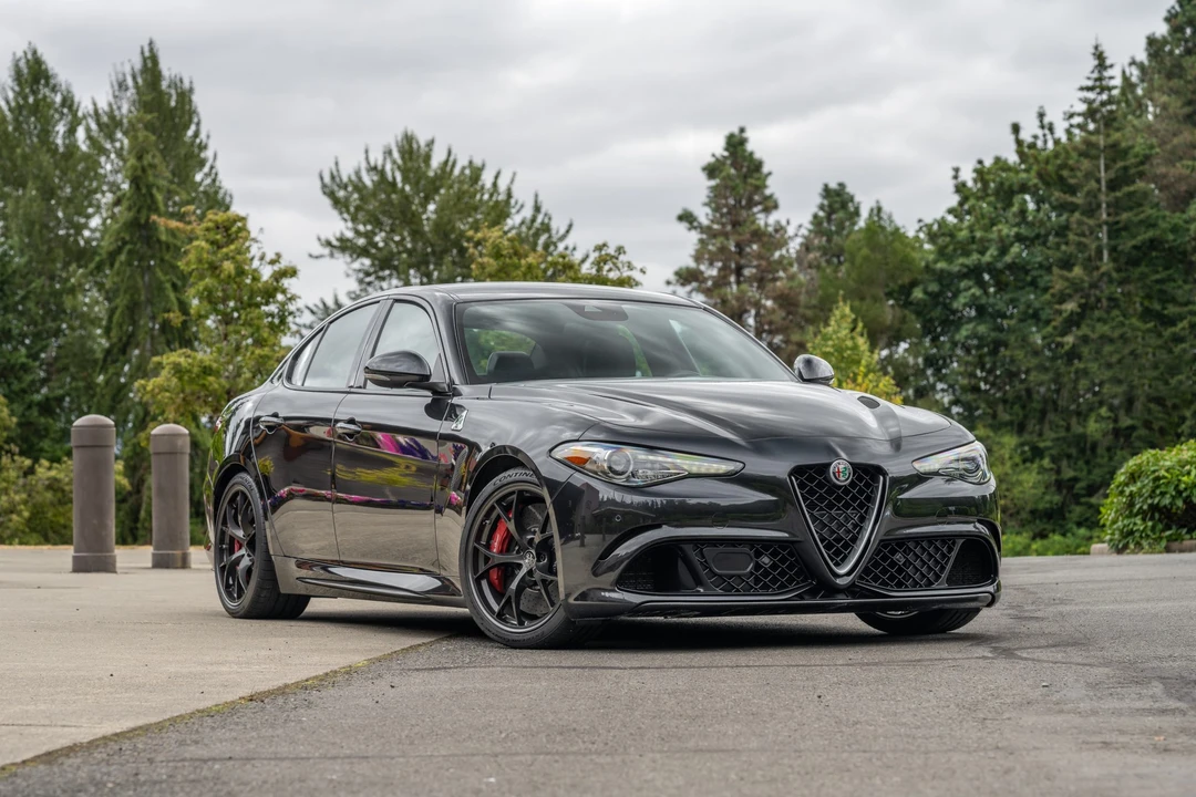 2017 Alfa Romeo Giulia Quadrifoglio - Image 4 of 31