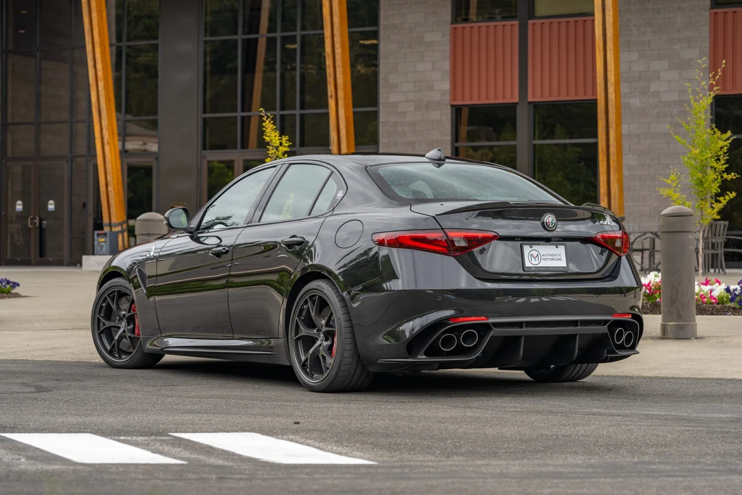 2017 Alfa Romeo Giulia Quadrifoglio - Image 16 of 31