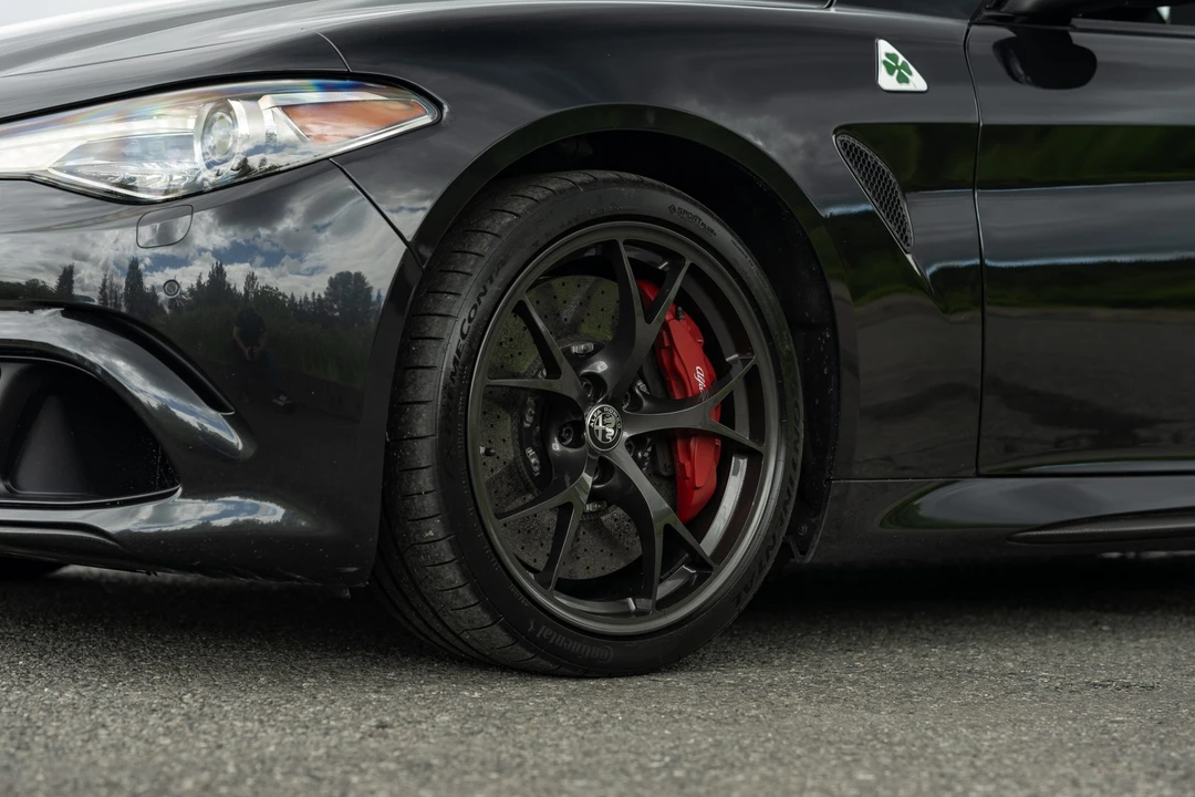 2017 Alfa Romeo Giulia Quadrifoglio - Image 26 of 31