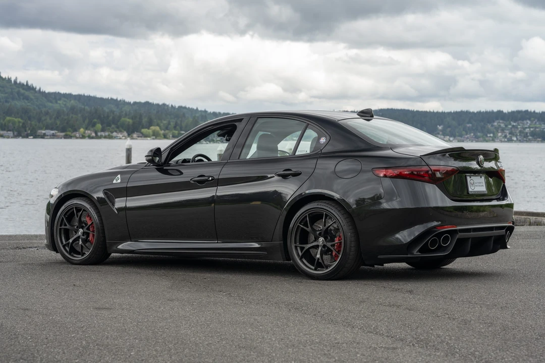 2017 Alfa Romeo Giulia Quadrifoglio - Image 10 of 31