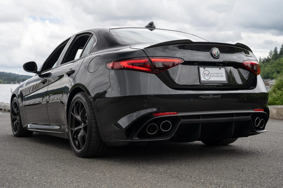 2017 Alfa Romeo Giulia Quadrifoglio - Image 12 of 31