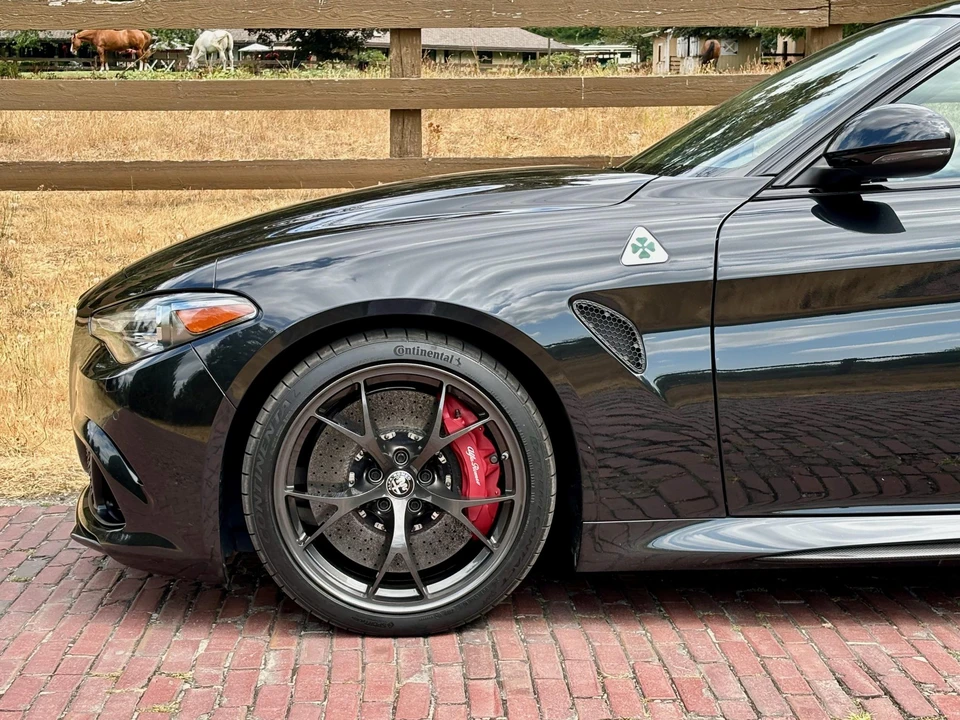 2017 Alfa Romeo Giulia Quadrifoglio - Image 22 of 31