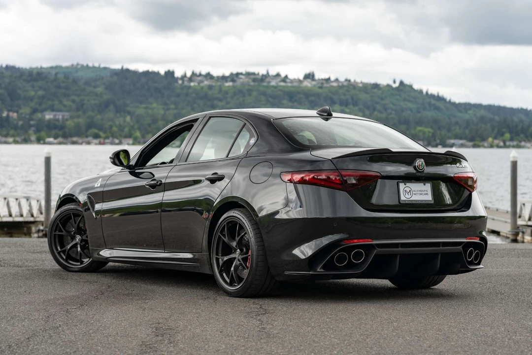 2017 Alfa Romeo Giulia Quadrifoglio - Image 11 of 31