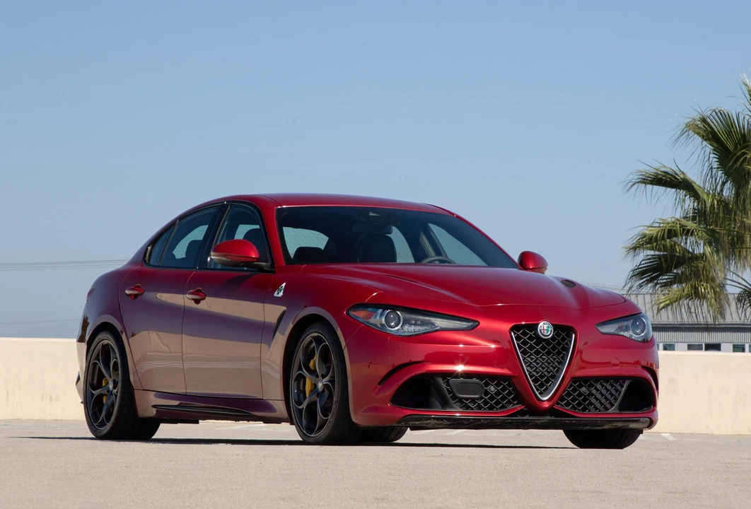 2017 Alfa Romeo Giulia Quadrifoglio - Image 11 of 31