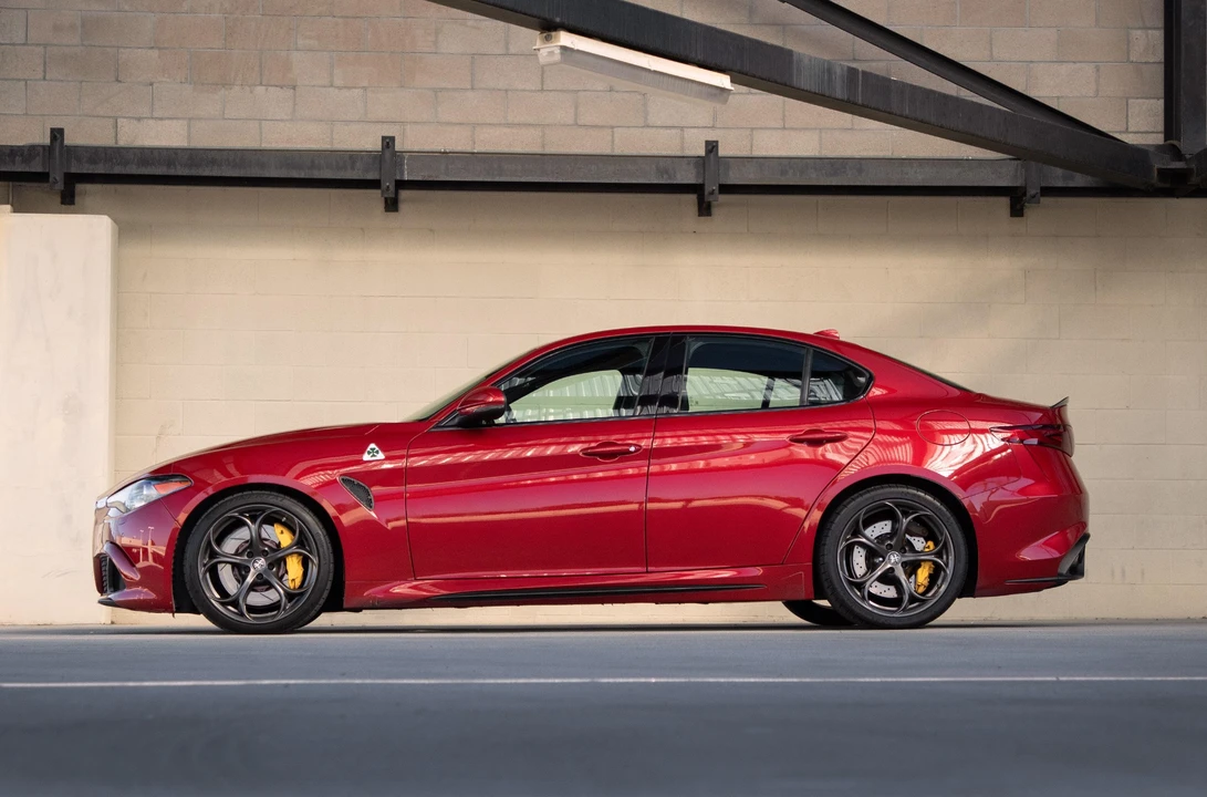 2017 Alfa Romeo Giulia Quadrifoglio - Image 15 of 31