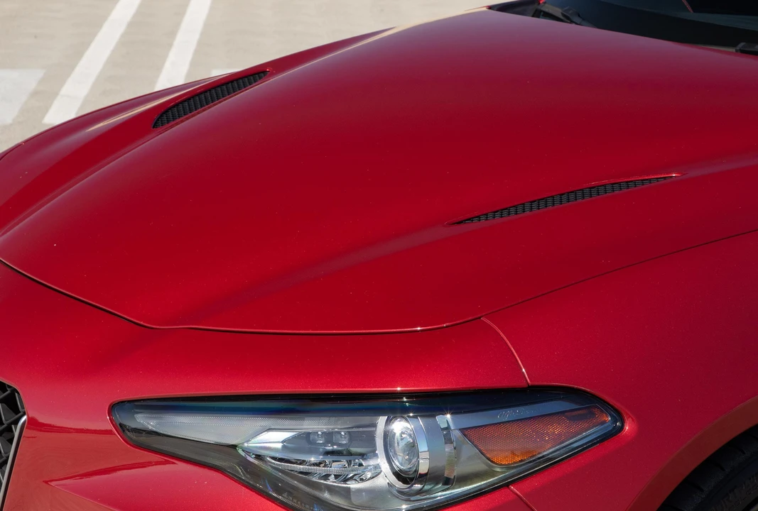 2017 Alfa Romeo Giulia Quadrifoglio - Image 26 of 31