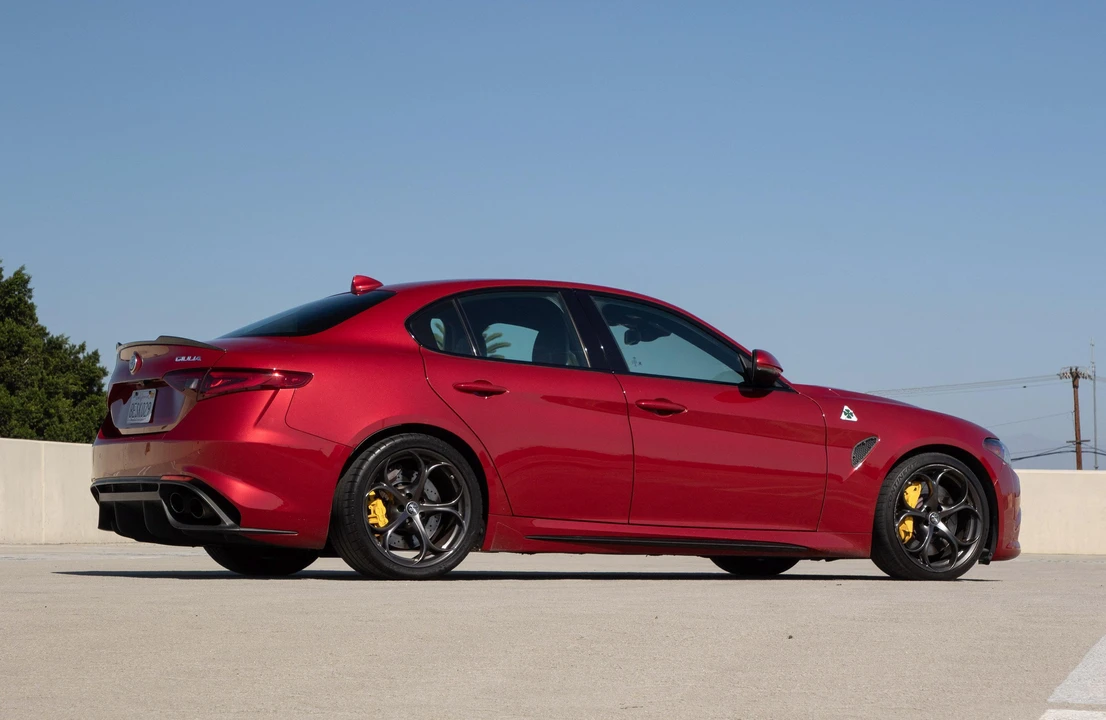 2017 Alfa Romeo Giulia Quadrifoglio - Image 9 of 31