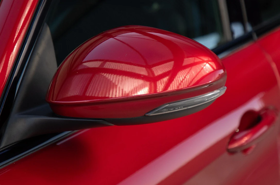 2017 Alfa Romeo Giulia Quadrifoglio - Image 29 of 31