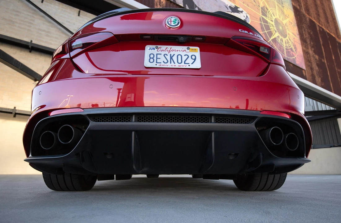 2017 Alfa Romeo Giulia Quadrifoglio - Image 16 of 31