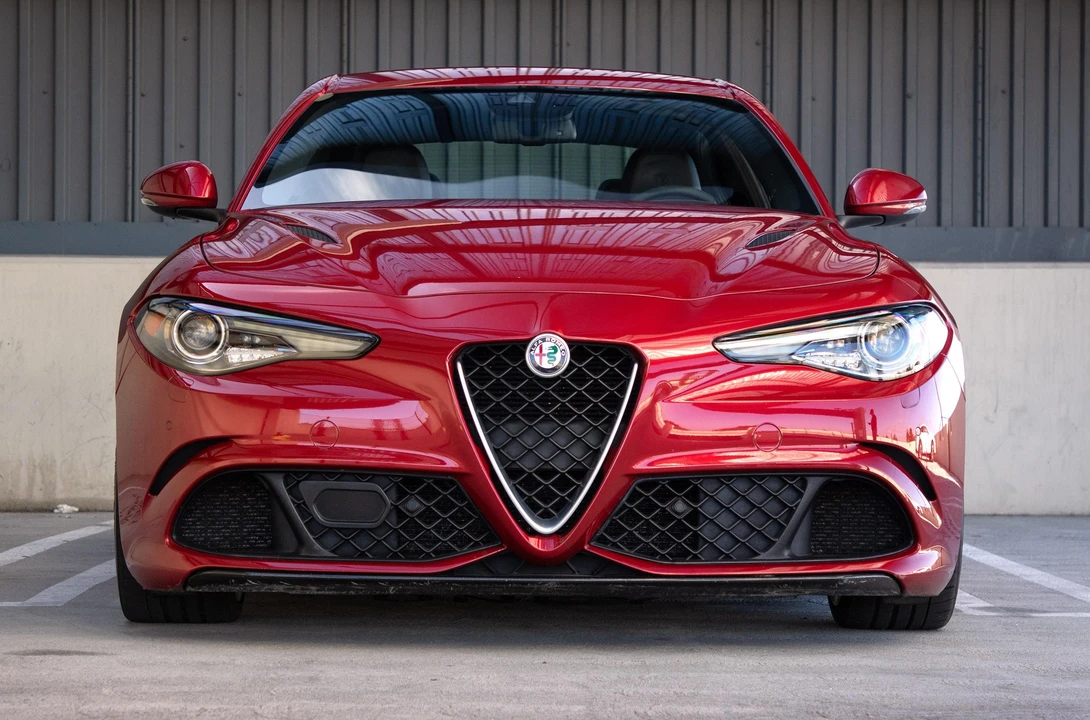 2017 Alfa Romeo Giulia Quadrifoglio - Image 13 of 31