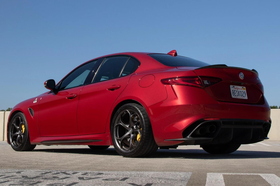 2017 Alfa Romeo Giulia Quadrifoglio - Image 4 of 31