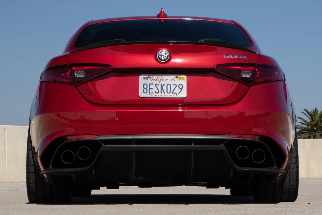 2017 Alfa Romeo Giulia Quadrifoglio - Image 5 of 31