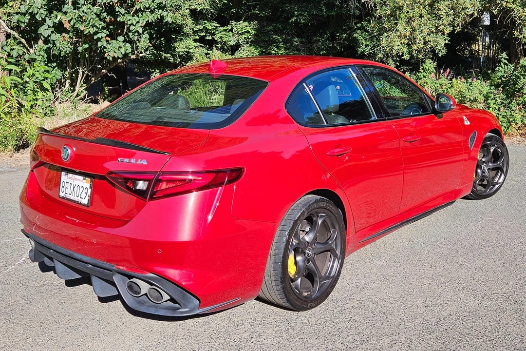 2017 Alfa Romeo Giulia Quadrifoglio - Image 15 of 31