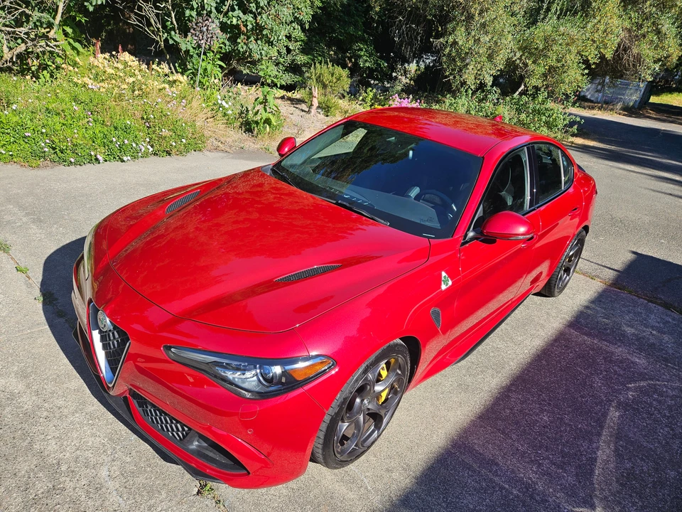 2017 Alfa Romeo Giulia Quadrifoglio - Image 11 of 31