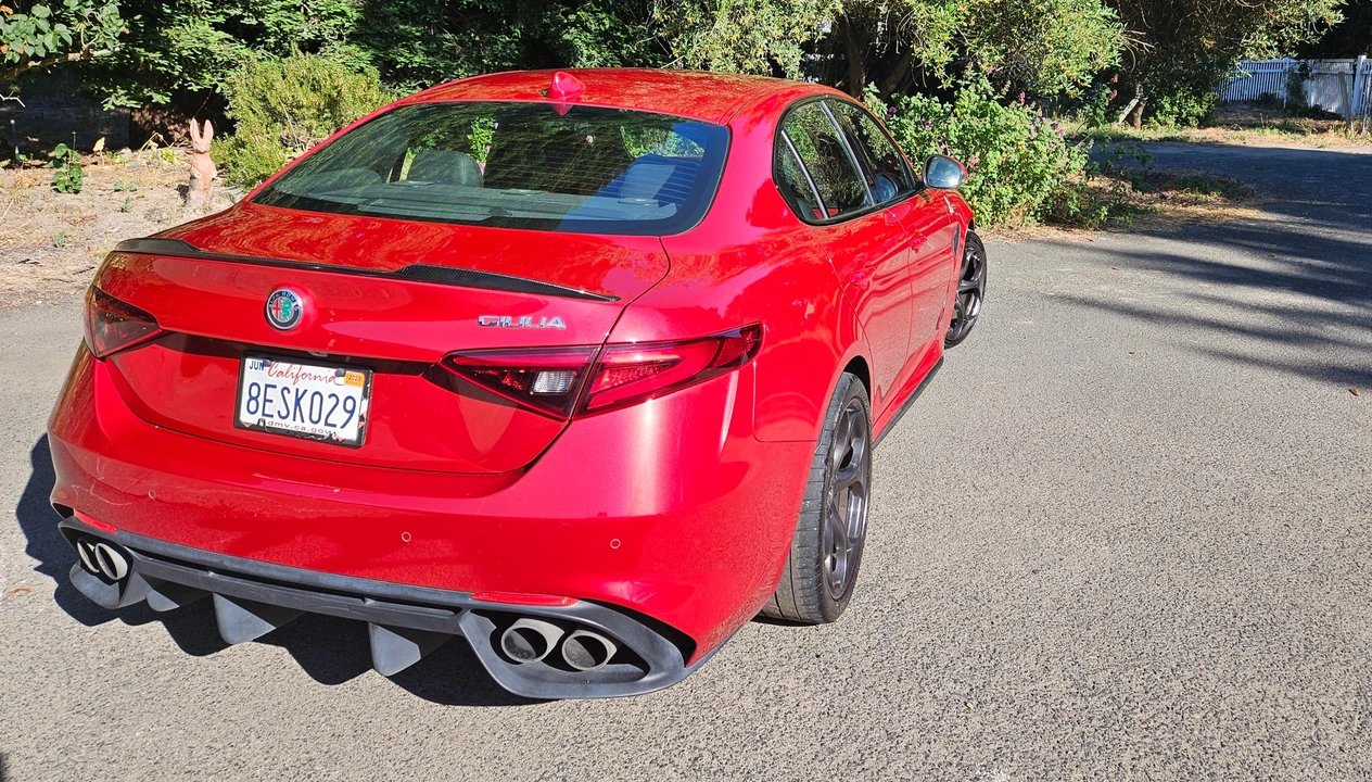 2017 Alfa Romeo Giulia Quadrifoglio - Image 13 of 31