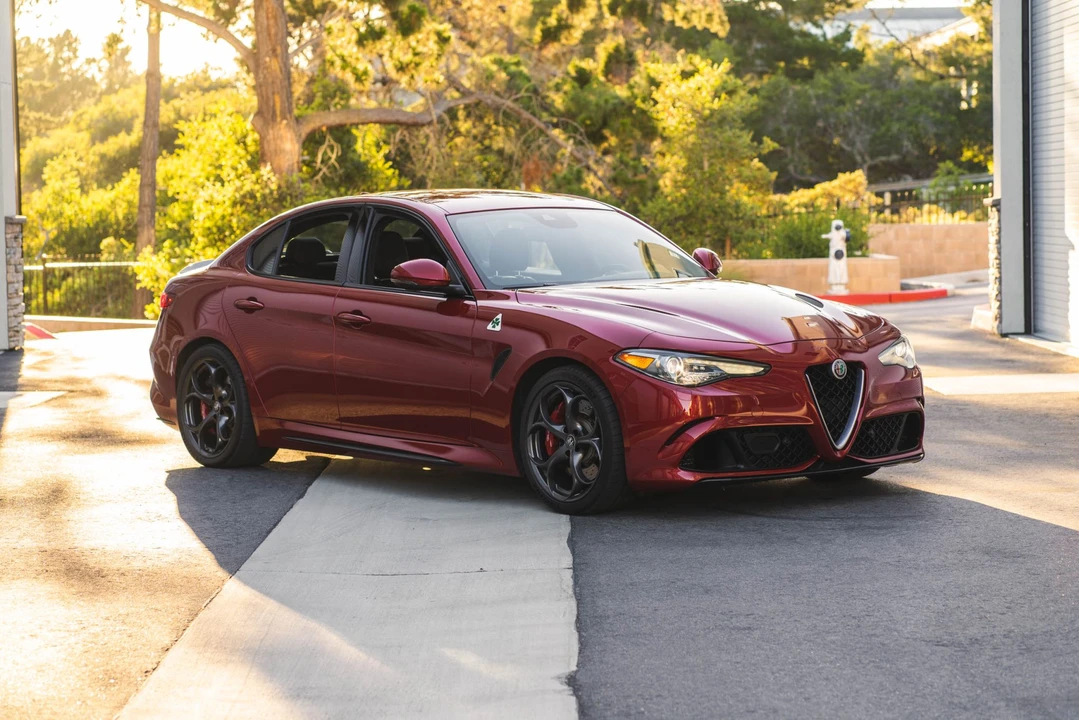 2017 Alfa Romeo Giulia Quadrifoglio - Image 3 of 31