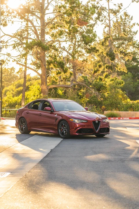 2017 Alfa Romeo Giulia Quadrifoglio - Image 4 of 31