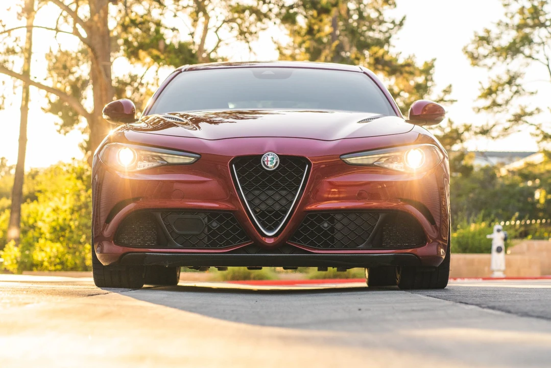 2017 Alfa Romeo Giulia Quadrifoglio - Image 9 of 31