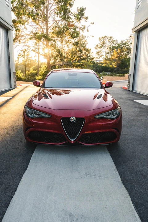 2017 Alfa Romeo Giulia Quadrifoglio - Image 6 of 31