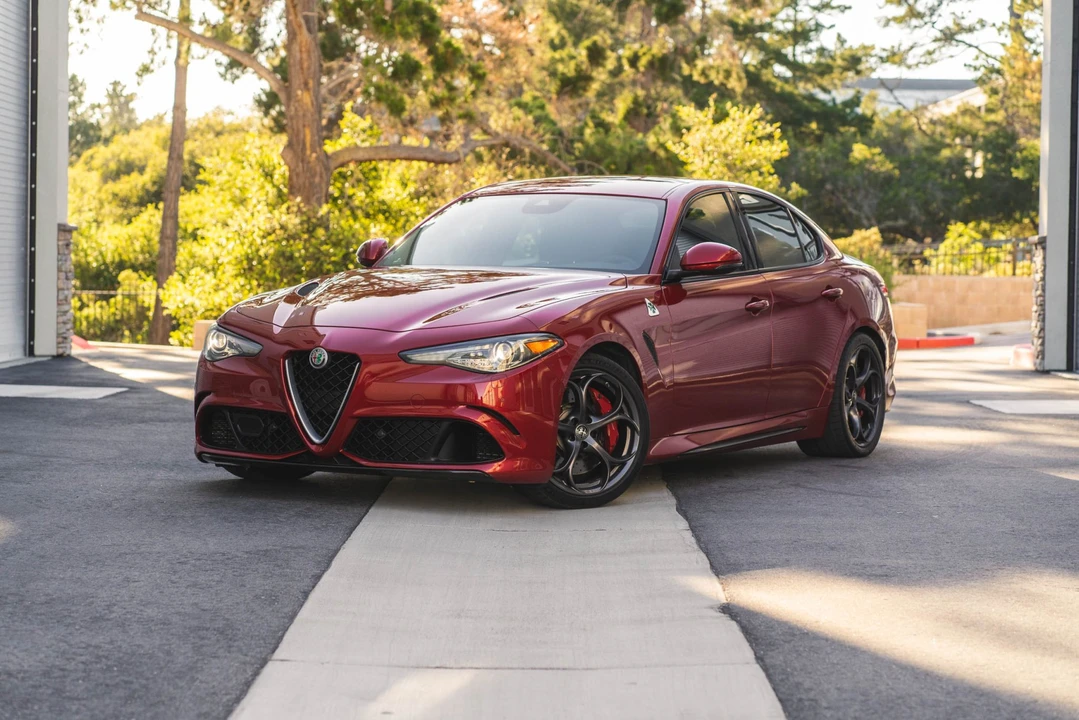 2017 Alfa Romeo Giulia Quadrifoglio - Image 12 of 31