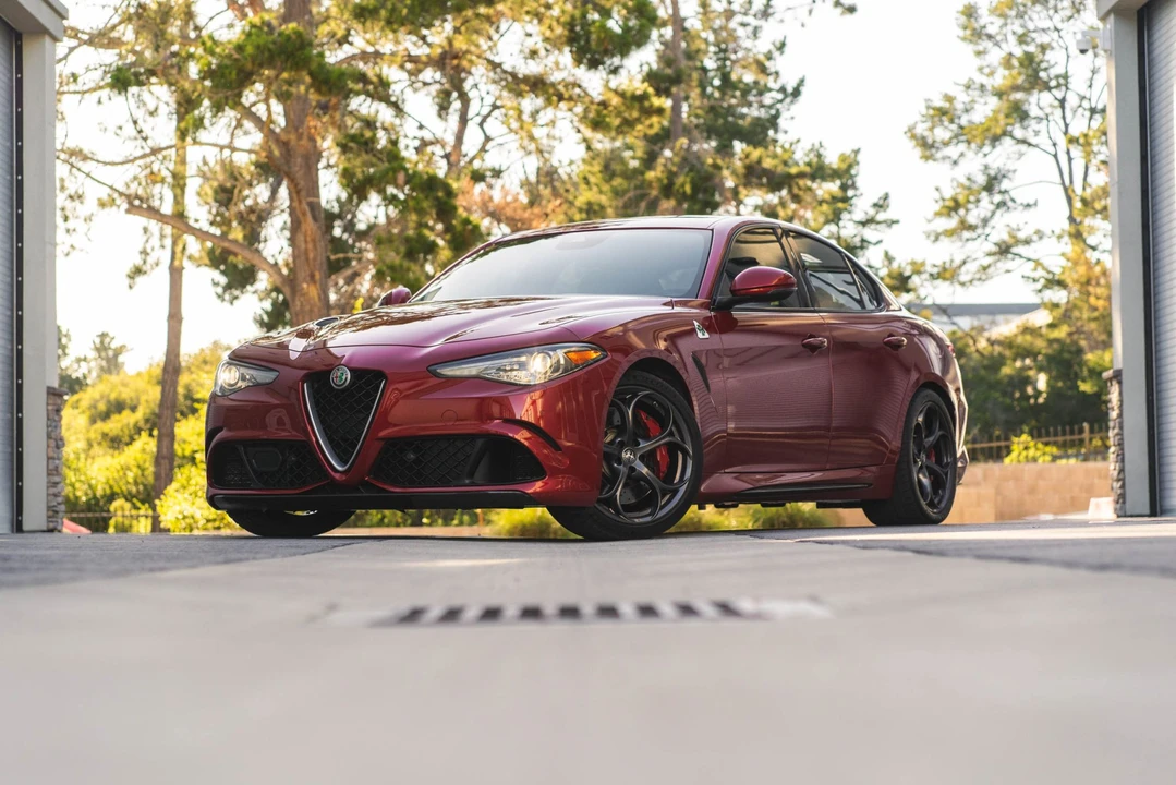2017 Alfa Romeo Giulia Quadrifoglio - Image 13 of 31