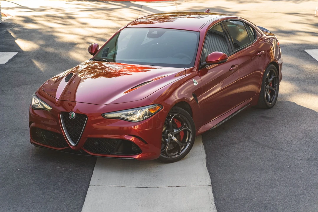 2017 Alfa Romeo Giulia Quadrifoglio - Image 11 of 31